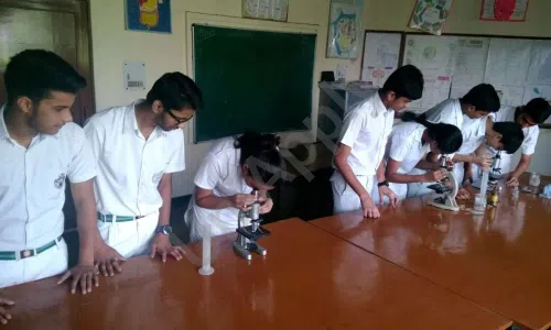 Lord Mahavira School, Sector 29, Noida Science Lab