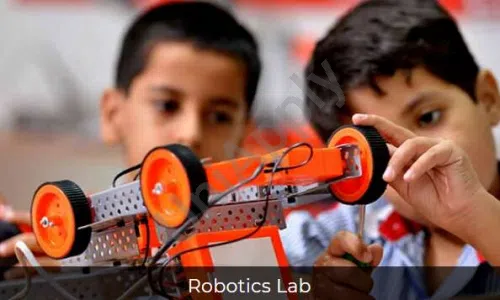 Prometheus School, Sector 131, Noida Robotics Lab