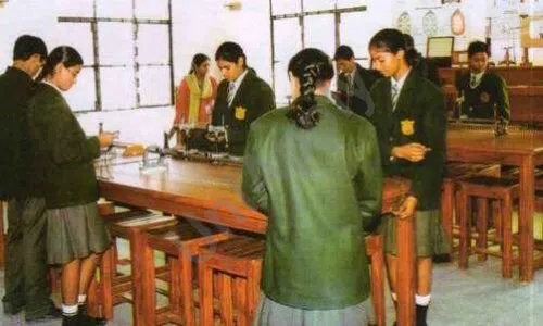 Uttarakhand Public School, Sector 56, Noida Science Lab