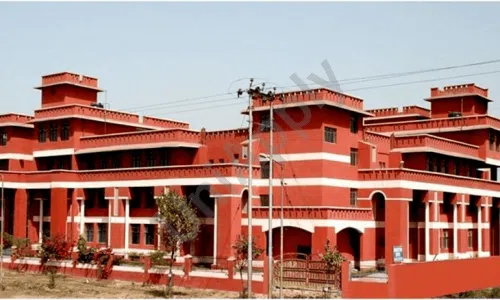 Vishwa Bharati Public School, Beta 1, Greater Noida School Building