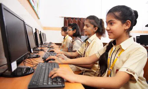 JKG International School, Shakti Khand 2, Indirapuram, Ghaziabad Computer Lab