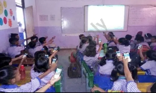 Aamrapali English Senior Secondary School, Ahinsa Khand 2, Indirapuram, Ghaziabad Smart Classes