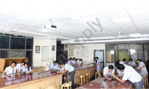 Amity International School, Sector 1, Vasundhara, Ghaziabad Science Lab 1