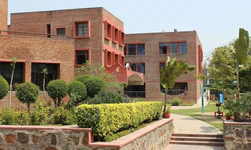 Cambridge School, Shakti Khand 2, Indirapuram, Ghaziabad School Building