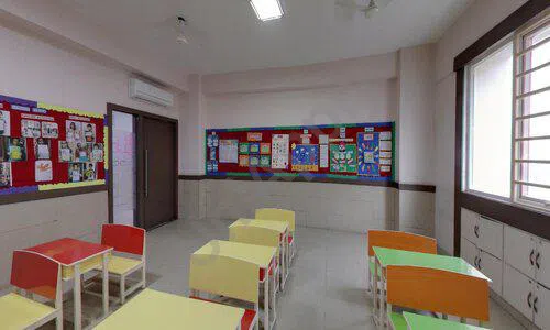 Sapphire International School, Crossings Republik, Ghaziabad Classroom
