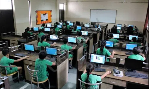 DLF Public School, Rajender Nagar, Sahibabad, Ghaziabad Computer Lab