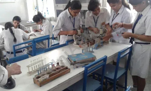 DP Modern Public School, Ram Park Extension, Loni, Ghaziabad Science Lab