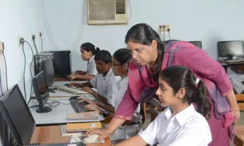 DAV Centenary Public School, Chander Nagar, Ghaziabad Computer Lab