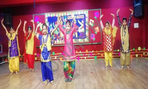 Silver Line Prestige School, Kavi Nagar, Ghaziabad Dance 3