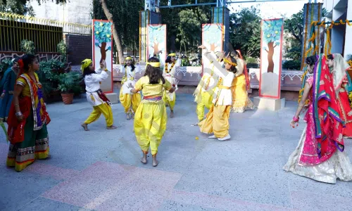 Deep Memorial Public School, Ramprastha Colony, Anand Vihar, Ghaziabad Dance