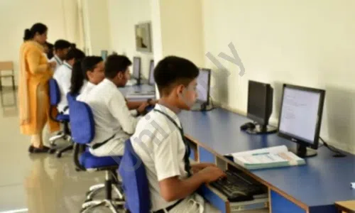 Delhi Public School, HRIT Campus, Ghaziabad Computer Lab