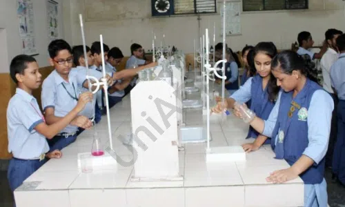 Dr. K. N. Modi Global School, Modinagar, Ghaziabad Science Lab 1