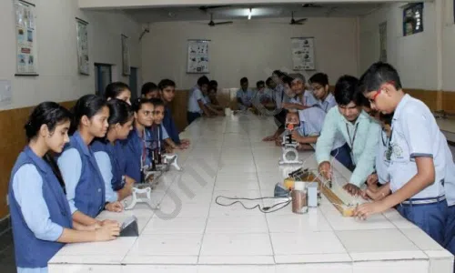 Dr. K. N. Modi Global School, Modinagar, Ghaziabad Science Lab 2