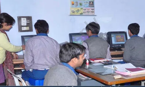 Ingraham English Medium School, Daulatpura, Ghaziabad Computer Lab
