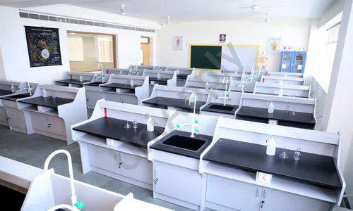 St. Xavier's High School, Ghaziabad Science Lab 1