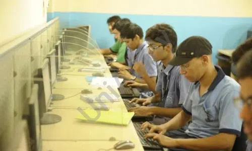 Modern Academy Senior Secondary School, Shakti Khand 1, Indirapuram, Ghaziabad Computer Lab