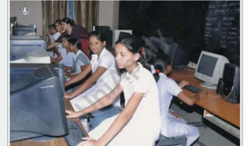 Shri Guru Ram Rai Public School, Govindpuram, Ghaziabad Computer Lab